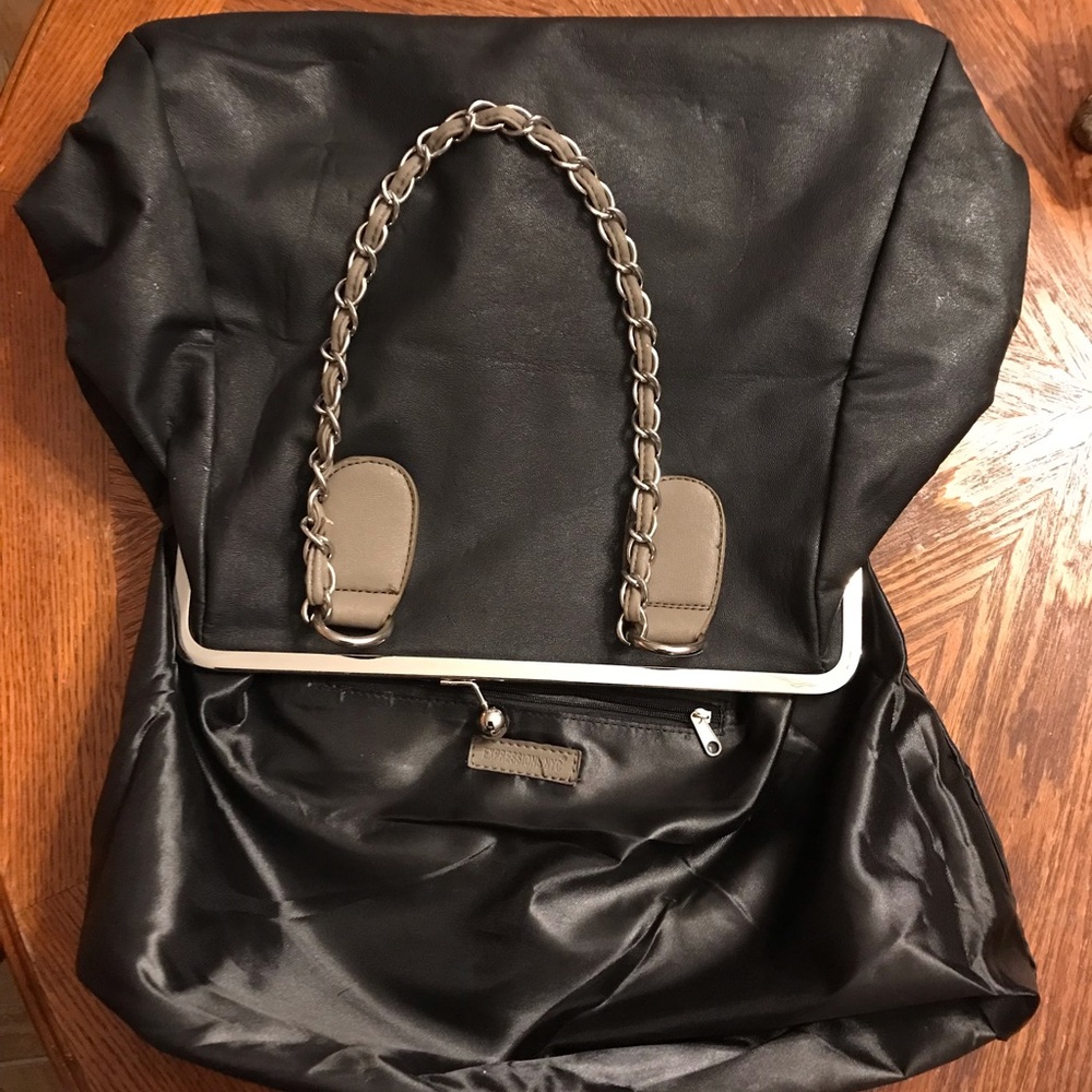 Nice & Stylish Roomy Silver Chain Leaf Accented Bag! - Picture 9 of 14